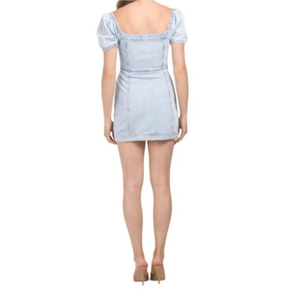 NWT OnTwelve Womens Heart Shaped Mini Denim Dress Light Wash Size Small - Picture 2 of 8